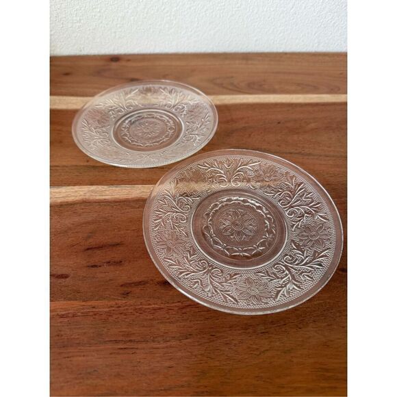 Floral clear glass vintage plates fish dessert set of 2 luncheon brunch Victoria - Picture 2 of 5